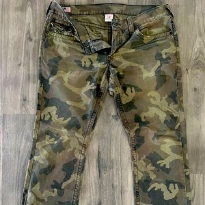 TRUE RELIGION CAMO JEANS
